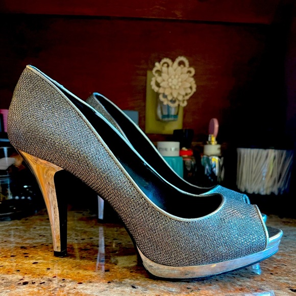 Heels - Picture 1 of 5